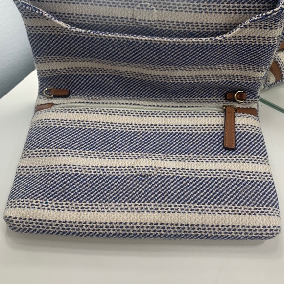 BEACHY CLUTCH 🏝 - Picture 3 of 4